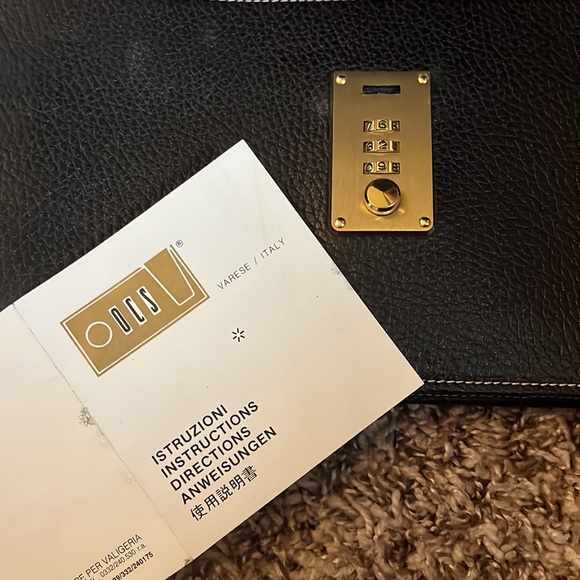 Vintage Bally Clutch - Picture 4 of 9